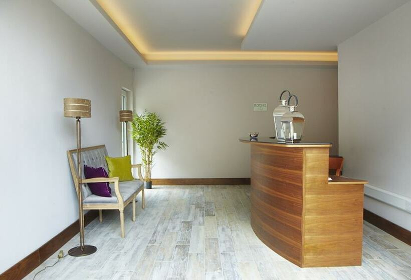 بنسيون Clody Lodge