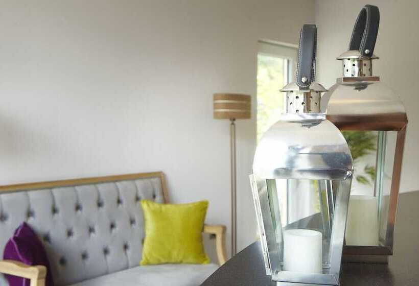 بنسيون Clody Lodge