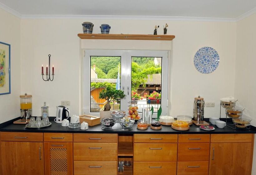 ペンション Wein & Gästehaus M. Bai