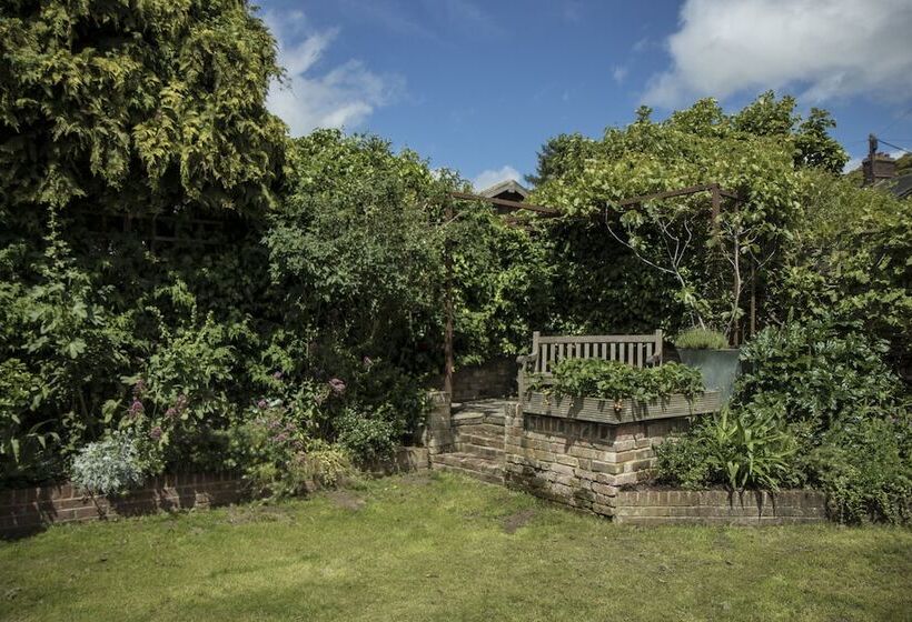 The Old Manse B&b