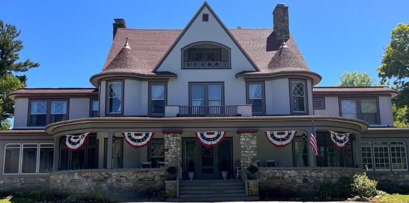 مبيت وإفطار The Mulburn Inn