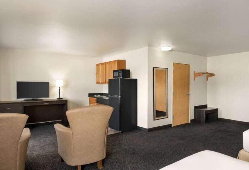 בית מלון כפרי Baymont By Wyndham Elko