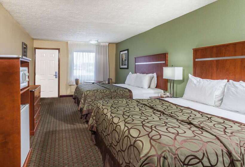 هتل Baymont By Wyndham Pigeon Forge Near Island Drive