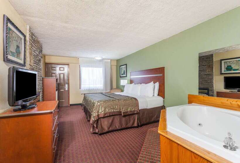 هتل Baymont By Wyndham Pigeon Forge Near Island Drive