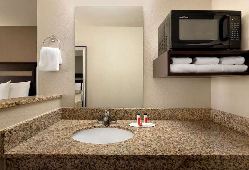 فندق Baymont By Wyndham Wellington
