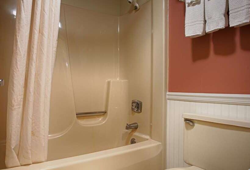 فندق Best Western Plus Concord Inn