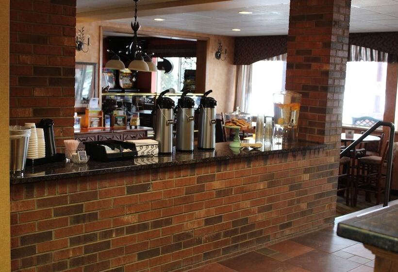 فندق Best Western Plus Concord Inn