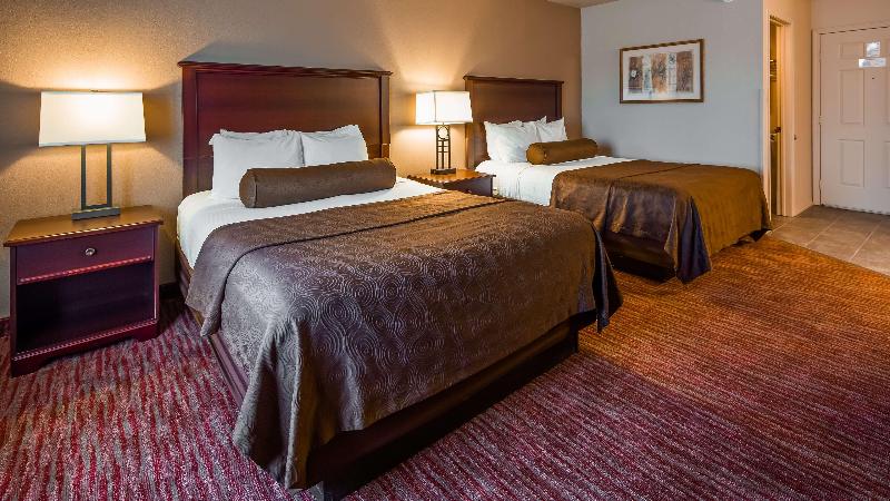 هتل Best Western Plus Concord Inn