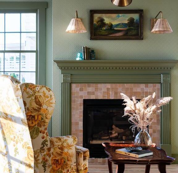 ホテル Bluebird Ocean Point Inn