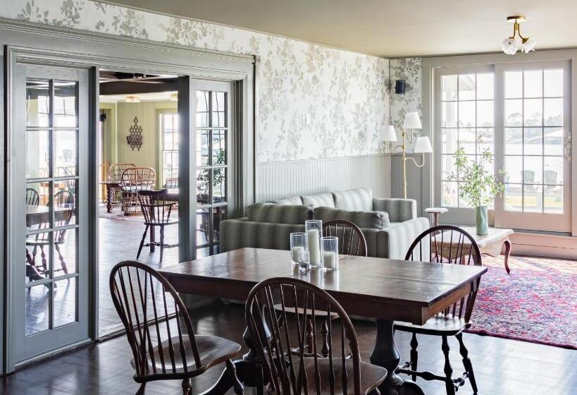 ホテル Bluebird Ocean Point Inn