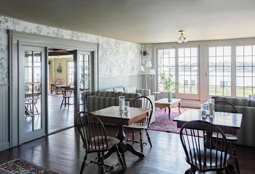 ホテル Bluebird Ocean Point Inn