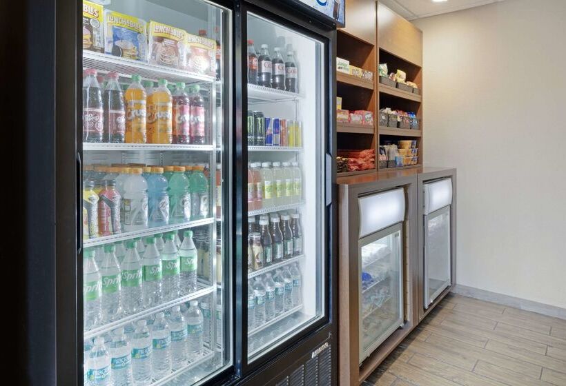 ホテル Comfort Inn & Suites