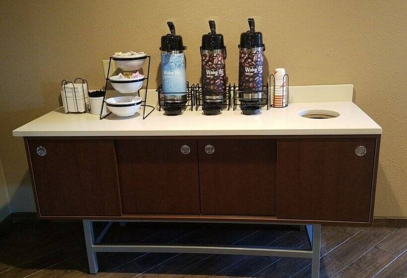 ホテル Comfort Inn & Suites