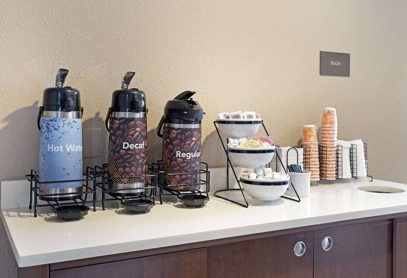 ホテル Comfort Inn & Suites