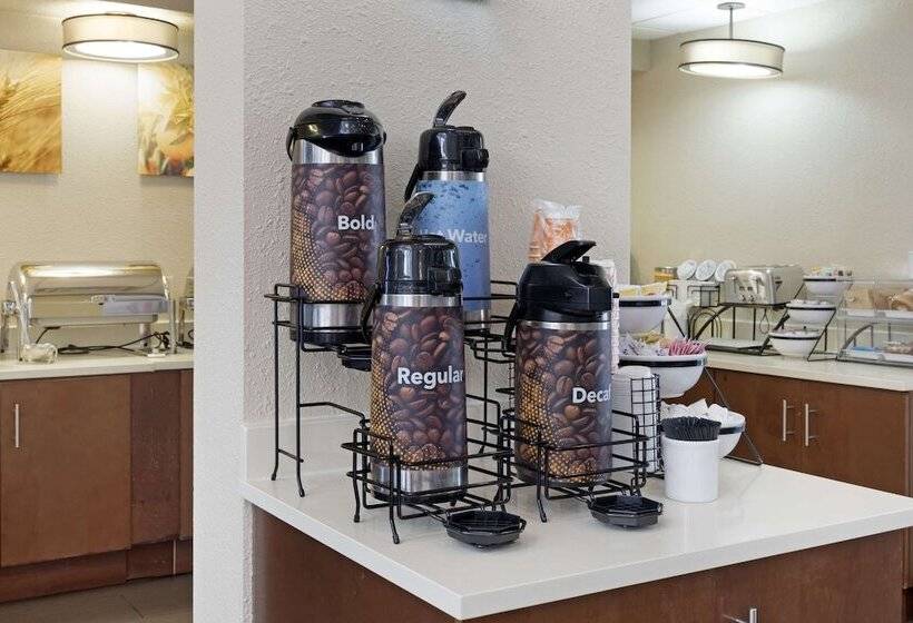 ホテル Comfort Inn & Suites