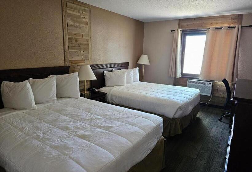 فندق Crookston Inn & Convention Center