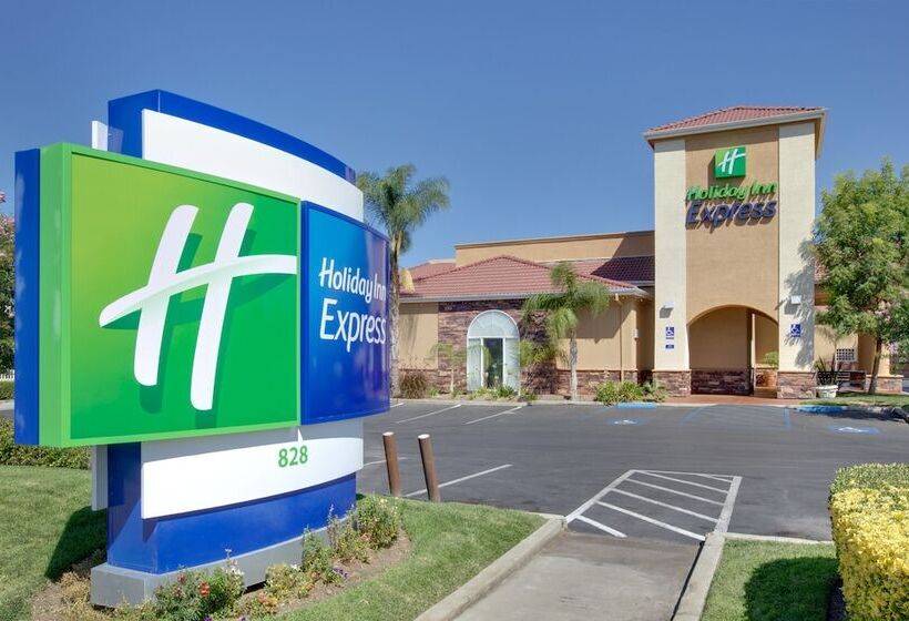 Отель Holiday Inn Express Oakdale, An Ihg