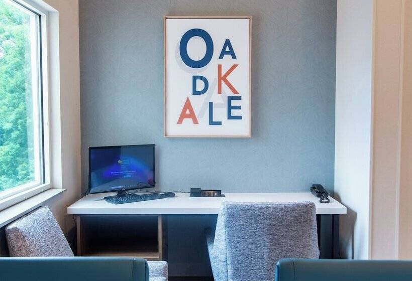 Отель Holiday Inn Express Oakdale, An Ihg