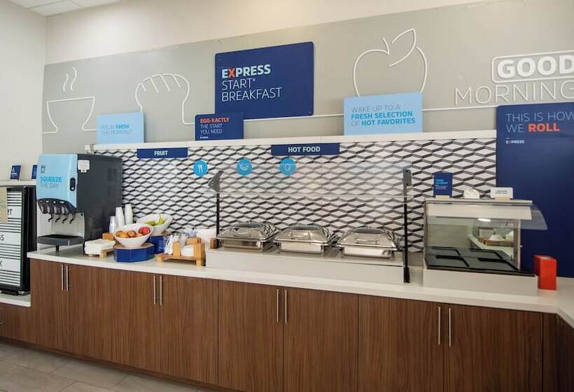 Отель Holiday Inn Express Oakdale, An Ihg