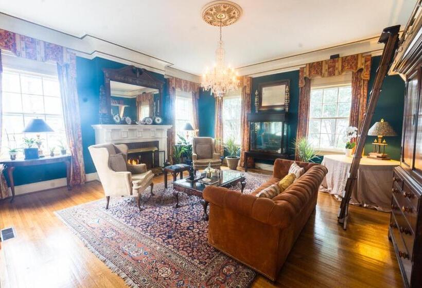 酒店 The Morehead Inn