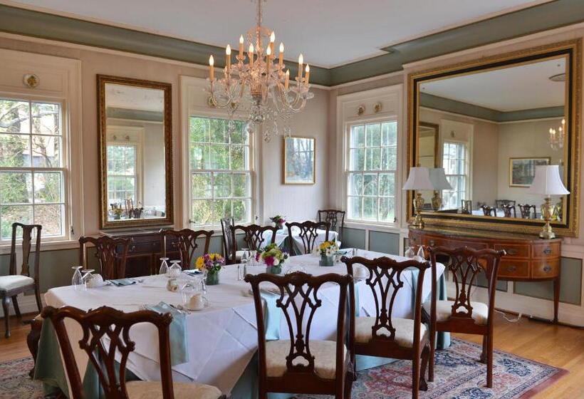 酒店 The Morehead Inn