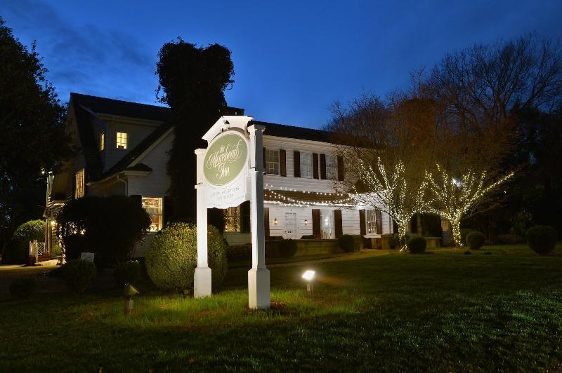 Отель The Morehead Inn