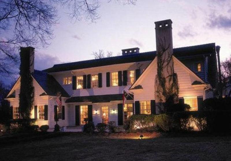 酒店 The Morehead Inn