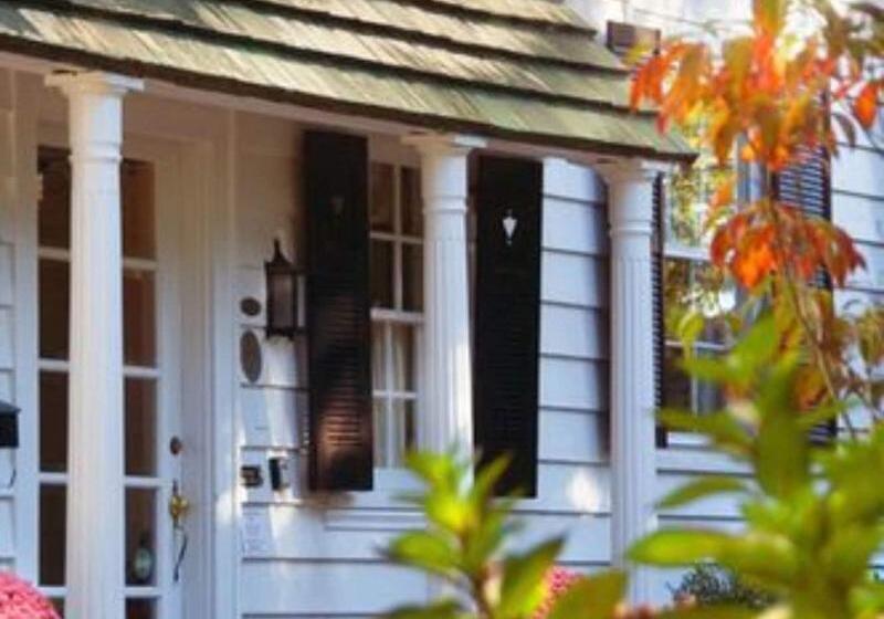 酒店 The Morehead Inn