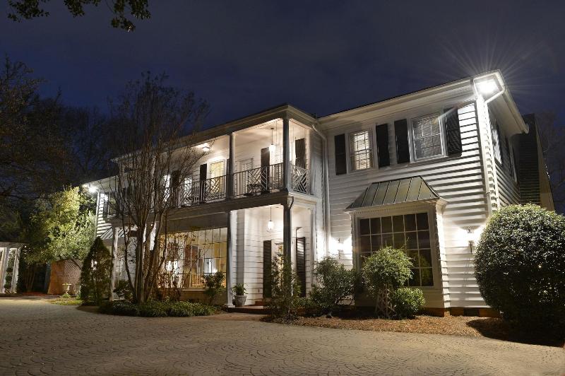 Отель The Morehead Inn