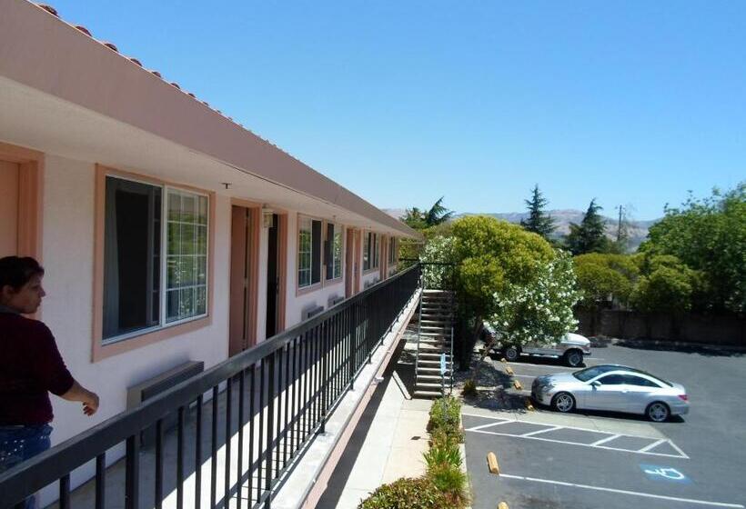 酒店 Morgan Hill Inn