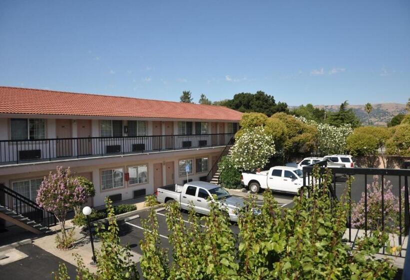 酒店 Morgan Hill Inn