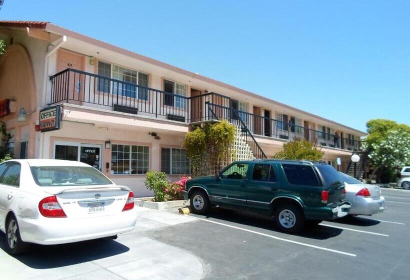 酒店 Morgan Hill Inn