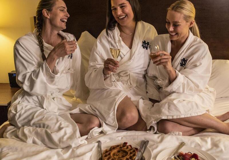 هتل Morris Inn At Notre Dame