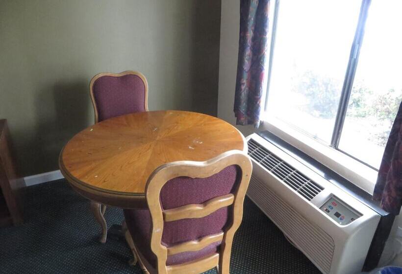 בית מלון כפרי National Inn Garden Grove