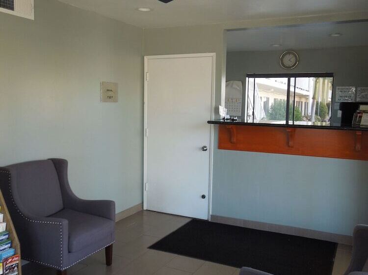 בית מלון כפרי National Inn Garden Grove