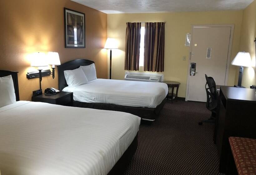 Отель Nendels Inn & Suites Dodge City Airport