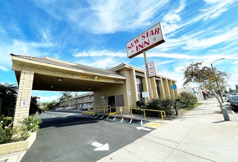 בית מלון כפרי New Star Inn El Monte, Ca   Los Angeles