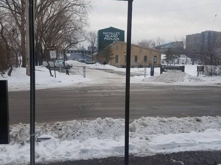 فندق Nicollet Island Inn