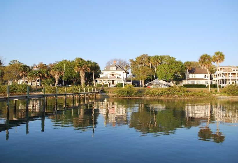 فندق Night Swan Intracoastal B&b