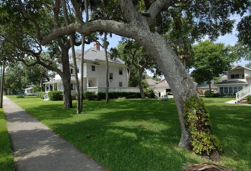 فندق Night Swan Intracoastal B&b