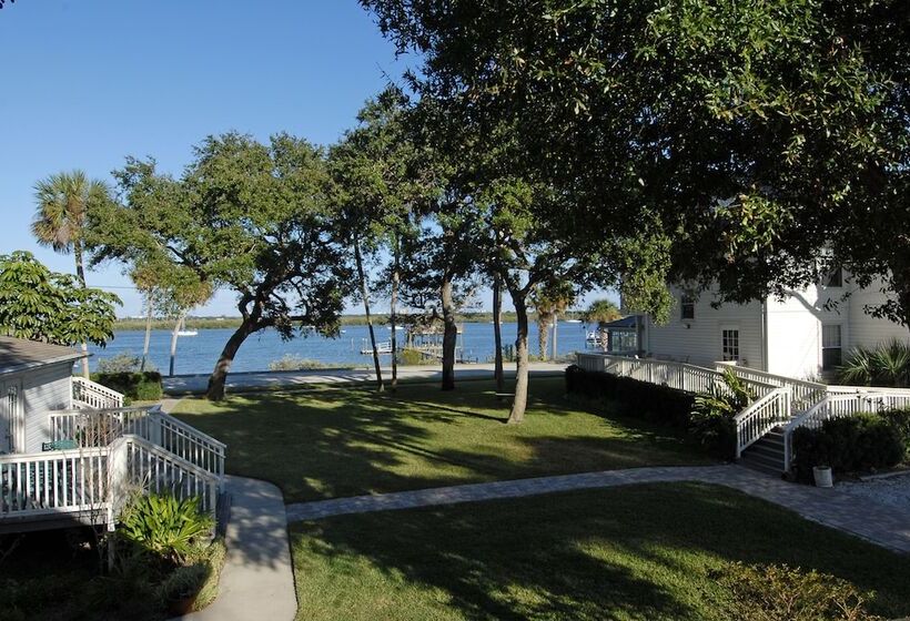 فندق Night Swan Intracoastal B&b