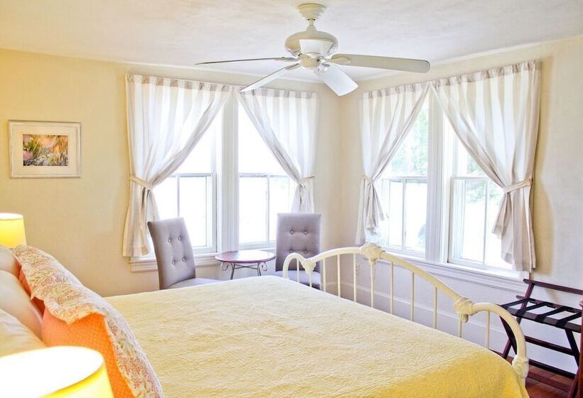 فندق Night Swan Intracoastal B&b