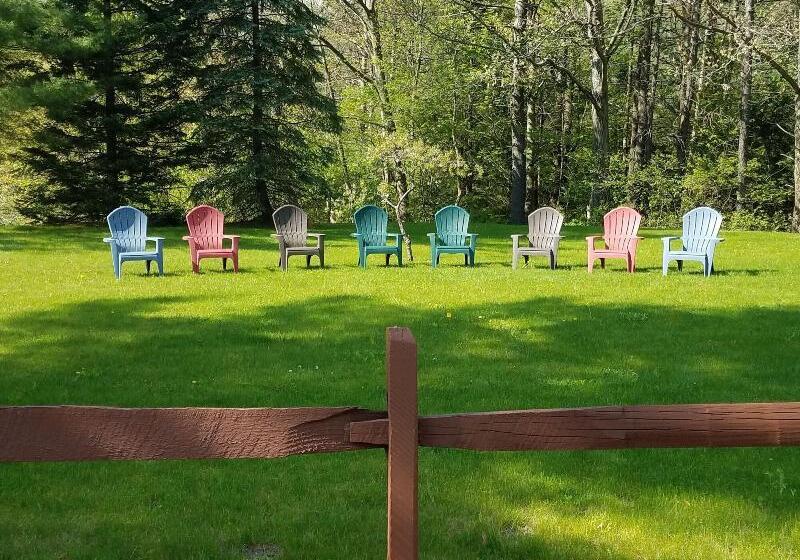 فندق Nootka Lodge