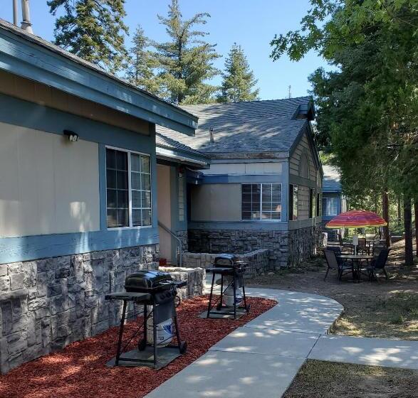 Отель North Bay At Lake Arrowhead