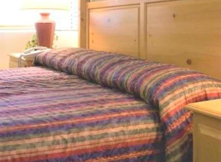 Отель North Bay At Lake Arrowhead