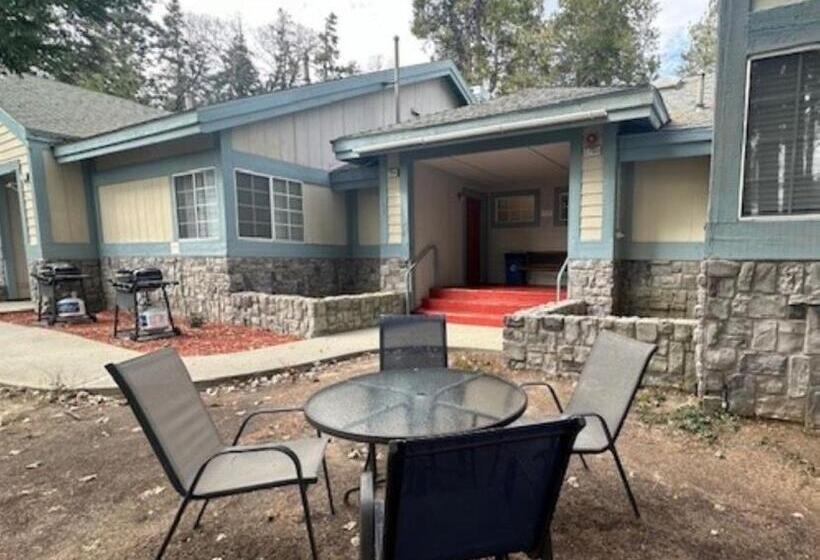 בית מלון כפרי North Bay At Lake Arrowhead