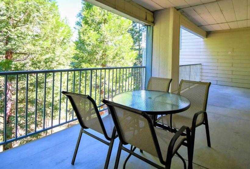 Отель North Bay At Lake Arrowhead