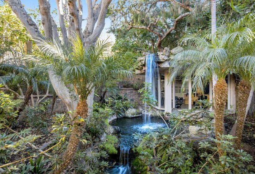 فندق North Coast Village