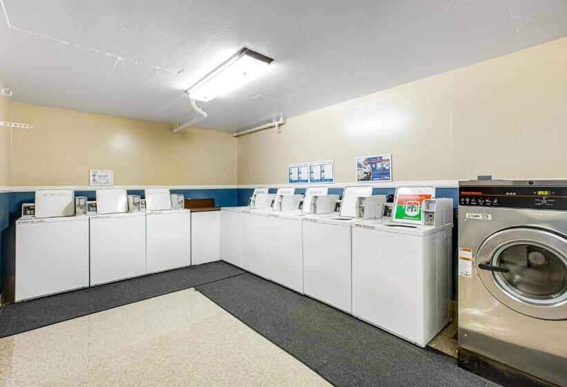 فندق North Coast Village