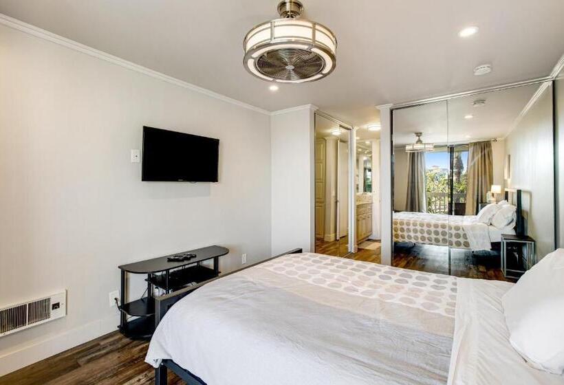 فندق North Coast Village